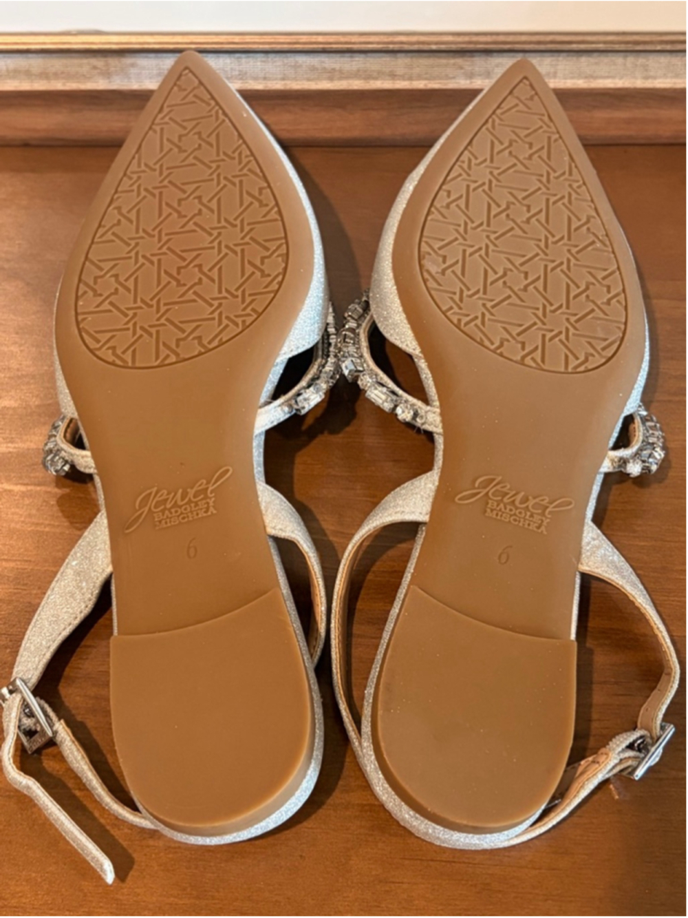 Jewel Badgley Mischka Silver Glitter Pointed Toe Flats Size 6 - Picture 7 of 8